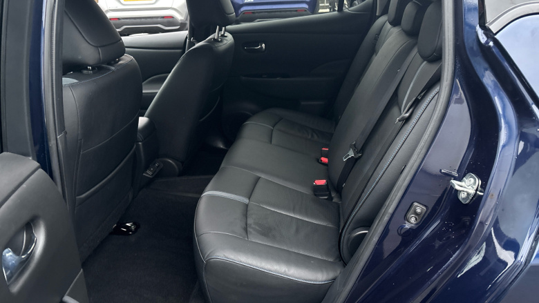 Nissan LEAF 110kW Tekna 39kWh 5dr Auto Electric Hatchback